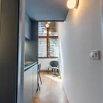 Riverfront Hostal *